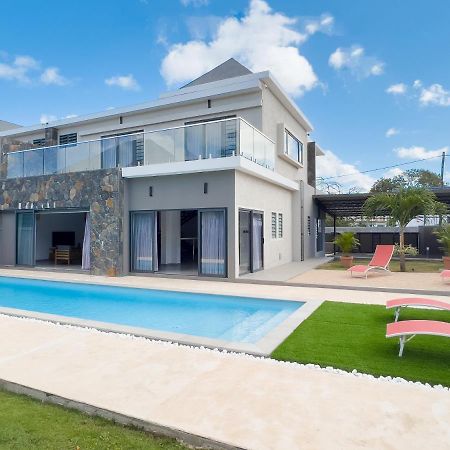 Spacious 4 Bedrooms Villa With Infinity Pool Grand-Baie Exterior photo