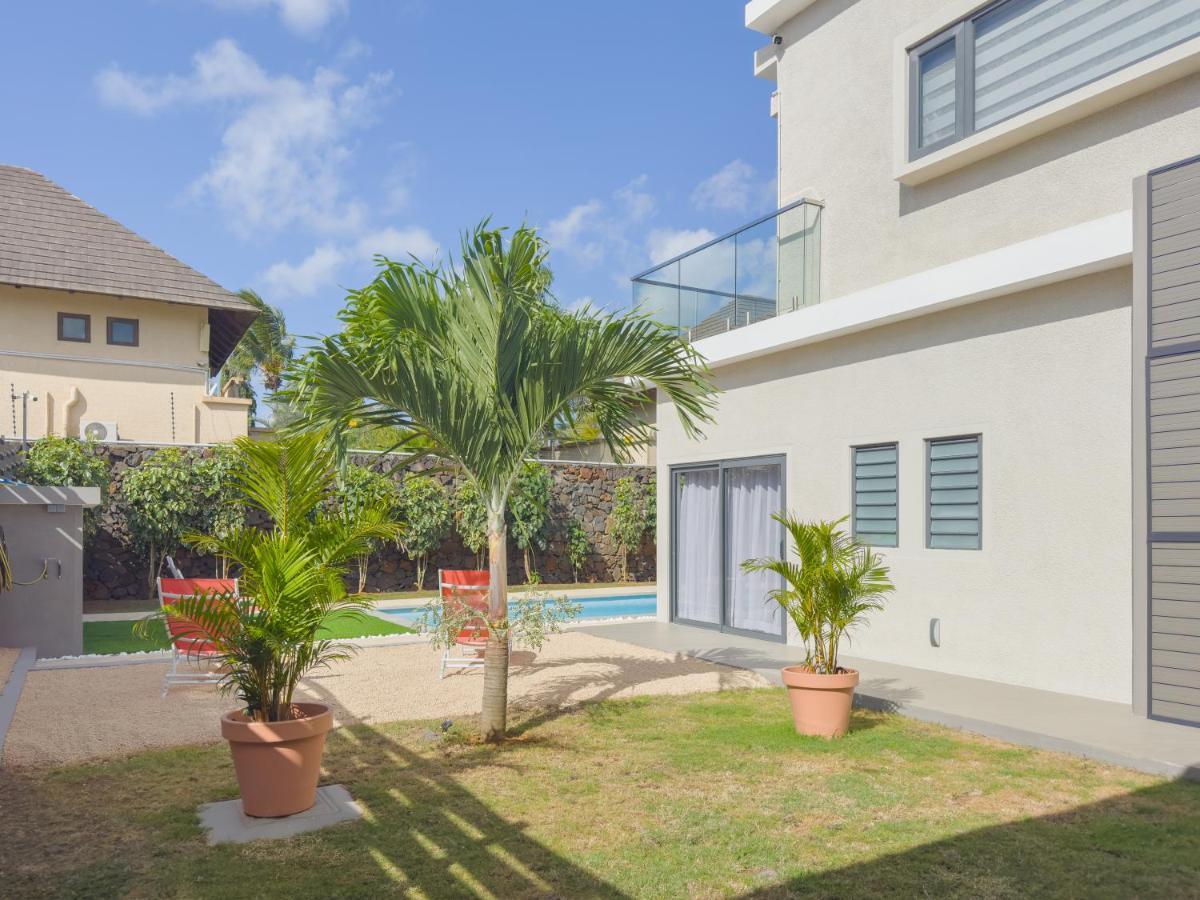 Spacious 4 Bedrooms Villa With Infinity Pool Grand-Baie Exterior photo
