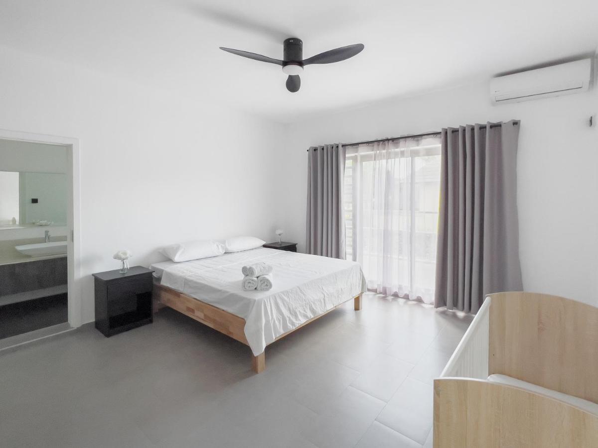 Spacious 4 Bedrooms Villa With Infinity Pool Grand-Baie Exterior photo